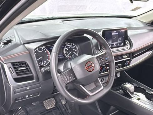 Certified 2025 Nissan Rogue SV AWD/4WD image 35