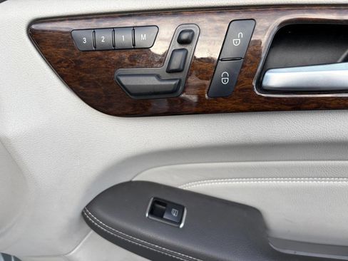 Used 2012 Mercedes-Benz ML 350 ML 350 BlueTEC AWD 4MATIC 4dr image 32