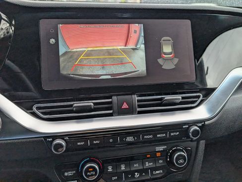 Used 2022 Kia Niro EX Premium image 13