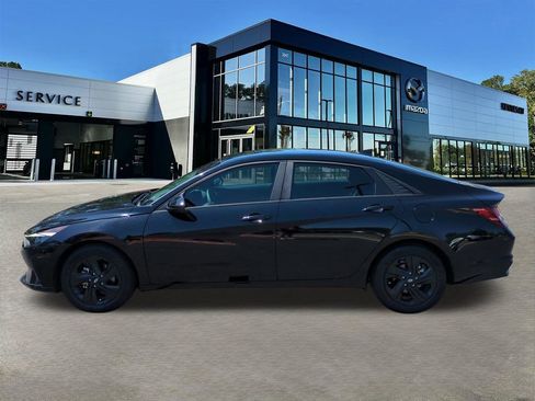 Used 2023 Hyundai Elantra SEL w/ Cargo Package image 7