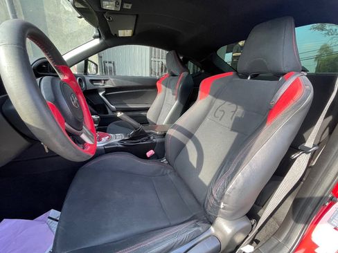Used 2015 Scion FR-S image 9