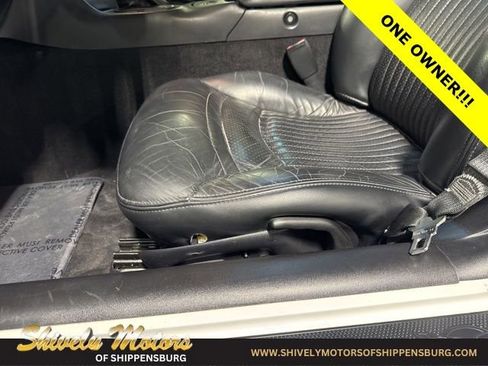 Used 2004 Chevrolet Corvette Coupe w/ Roof Package image 14