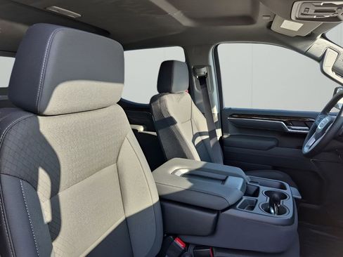 New 2026 GMC Sierra 1500 SLE image 15