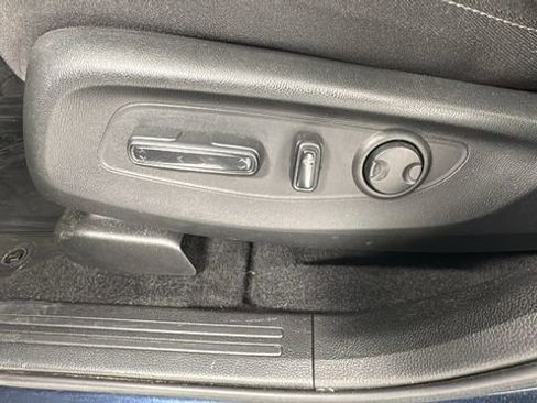 Used 2024 Honda CR-V EX image 11