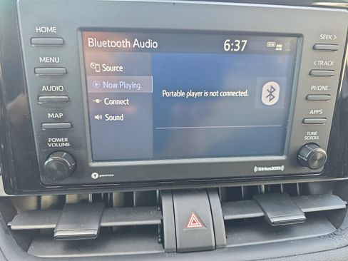Used 2022 Toyota RAV4 XLE FWD image 20