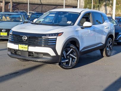 New 2025 Nissan Kicks SV