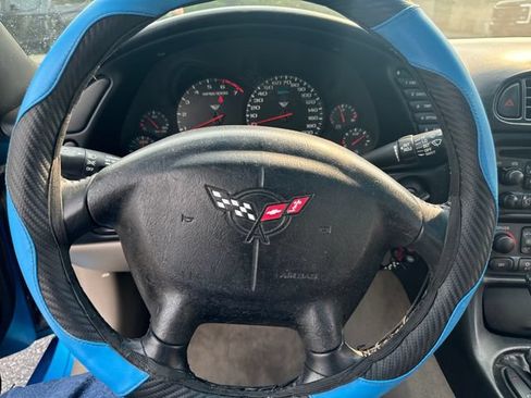 Used 1998 Chevrolet Corvette Coupe RWD image 16