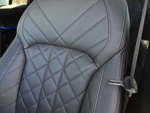 Used 2025 BMW X5 sDrive40i w/ Climate Comfort Package image 16