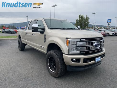 Used 2018 Ford F350 Platinum w/ Platinum Ultimate Package AWD/4WD image 1