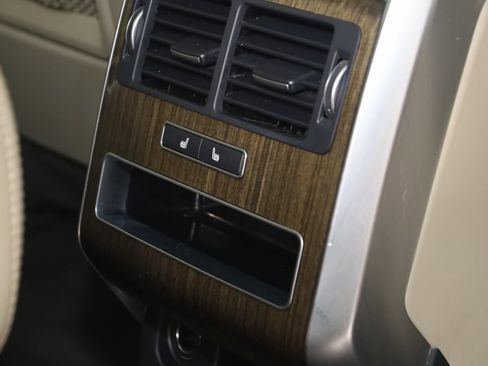 Used 2016 Land Rover Range Rover Sport SE image 15