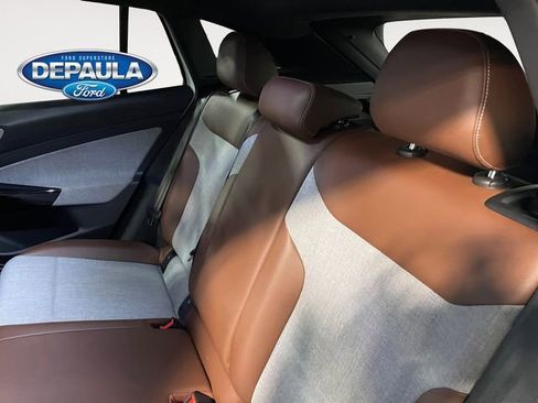 Used 2023 Volkswagen ID.4 Pro image 17