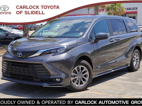 Used 2025 Toyota Sienna XLE FWD image 1