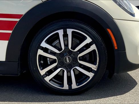 Used 2019 MINI Cooper S w/ Signature Upholstery Package image 9