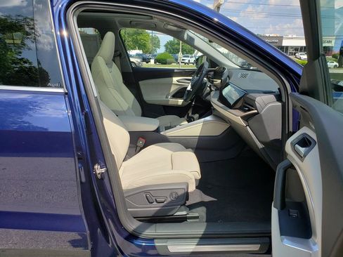 Used 2025 Audi Q5 Premium Plus w/ Premium Plus AWD/4WD image 18