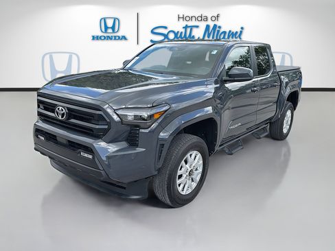 Used 2025 Toyota Tacoma SR5 RWD image 3