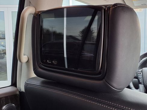 Certified 2023 Nissan Armada Platinum w/ Captain's Chairs Package image 14