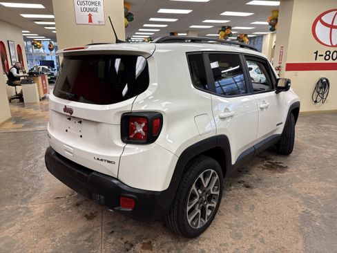 Used 2022 Jeep Renegade Limited w/ Sun, Sound & Wheels Group AWD/4WD image 10