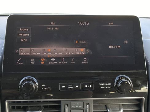 Used 2024 Nissan Armada SL image 22