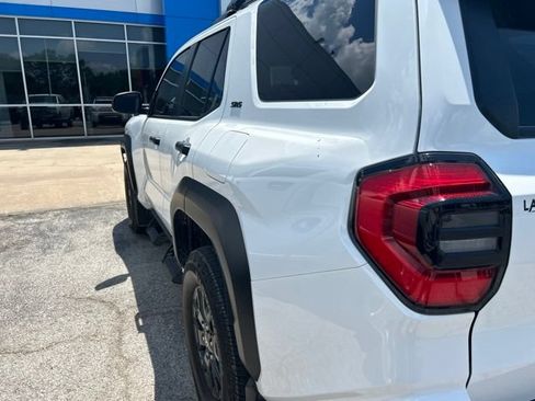 Used 2025 Toyota 4Runner SR5 AWD/4WD image 6