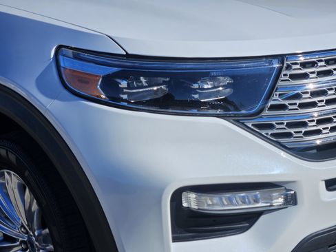 Used 2022 Ford Explorer Limited w/ Equipment Group 301A image 6