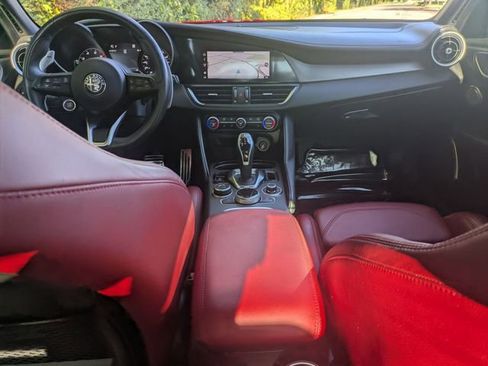 Used 2022 Alfa Romeo Giulia Veloce image 45