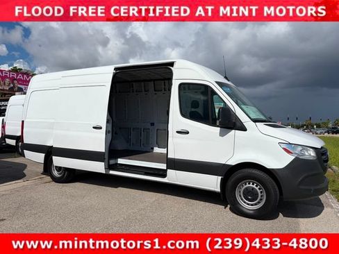 Used 2021 Mercedes-Benz Sprinter 2500 w/ Driver Convenience Package image 7
