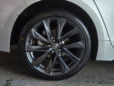 Used 2025 Toyota Corolla SE FWD image 5