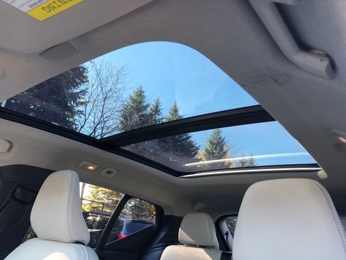 Used 2023 Volvo XC40 B5 Plus w/ Driver Assist Package image 14