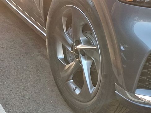 Used 2026 Genesis GV70 2.5T Advanced image 10