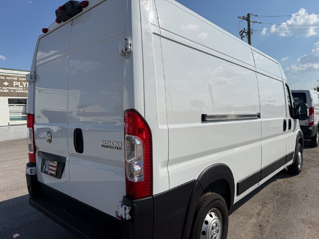 Used 2024 RAM ProMaster 2500 w/ Convenience Group FWD image 4