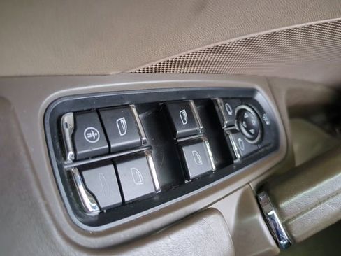 Used 2011 Porsche Cayenne Turbo AWD/4WD image 26