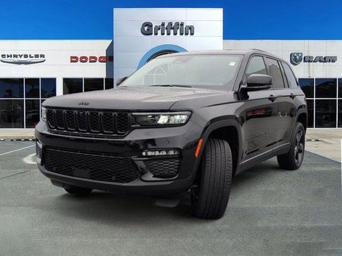 New 2025 Jeep Grand Cherokee Limited w/ Luxury Tech Group II image 11
