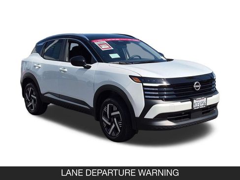 Certified 2026 Nissan Kicks SV FWD image 2