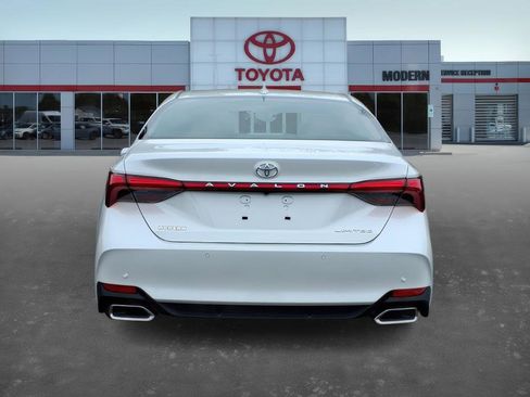 Used 2022 Toyota Avalon Limited w/ Advanced Safety Package image 6
