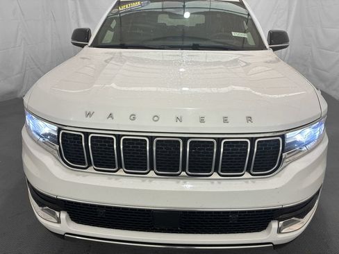 Used 2024 Jeep Wagoneer Series III AWD/4WD image 2