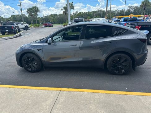 Used 2023 Tesla Model Y Long Range AWD/4WD image 7