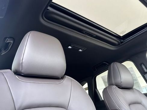 New 2025 MAZDA CX-5 Signature image 19