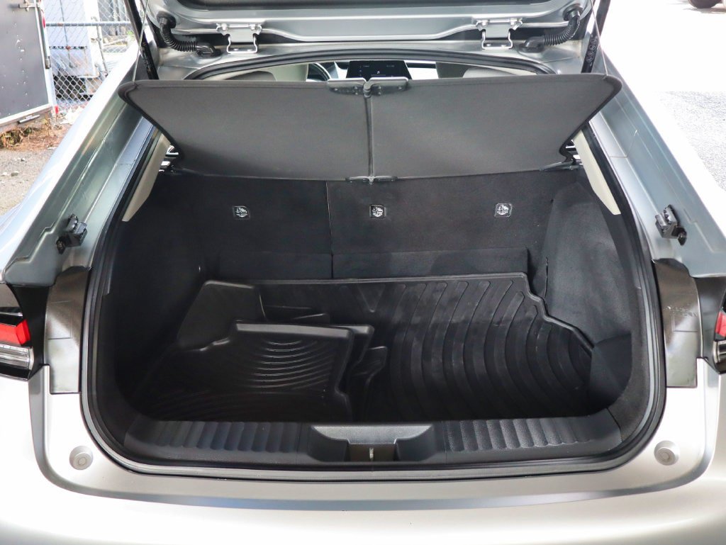 Used 2024 Toyota Prius LE AWD/4WD image 55