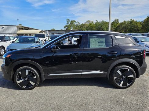 New 2026 Nissan Kicks SR image 2