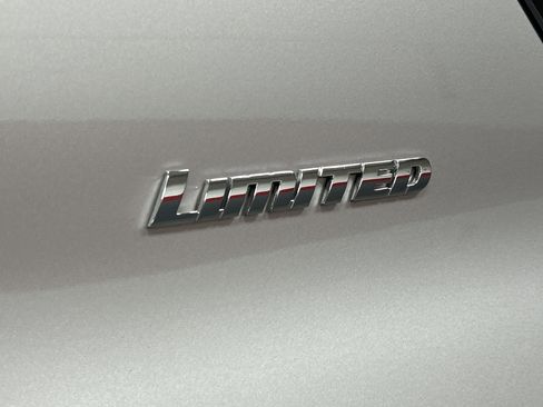 Used 2022 Toyota 4Runner Limited RWD image 11