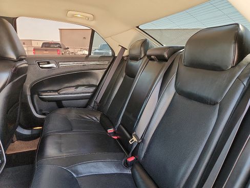 Used 2023 Chrysler 300 Touring L w/ Comfort Group RWD image 9