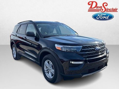 Used 2023 Ford Explorer XLT w/ Equipment Group 202A AWD/4WD image 4