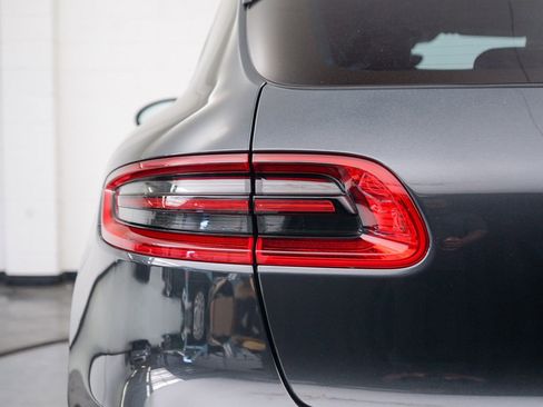 Used 2018 Porsche Macan S image 14
