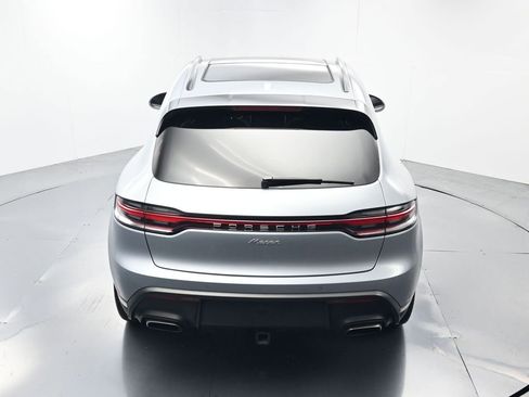 Certified 2025 Porsche Macan AWD/4WD image 38