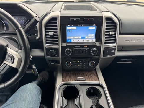 Used 2018 Ford F250 Lariat w/ Chrome Package AWD/4WD image 15