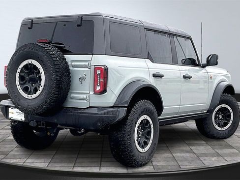 Used 2024 Ford Bronco Badlands image 2