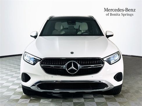 Certified 2025 Mercedes-Benz GLC 300 image 2