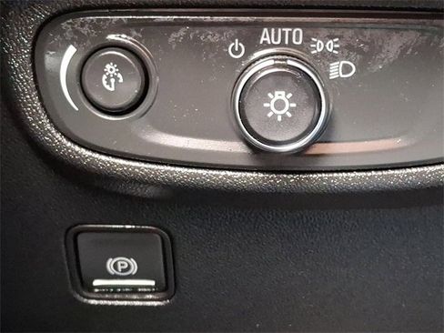 Used 2018 GMC Terrain SLE w/ Driver Convenience Package image 21