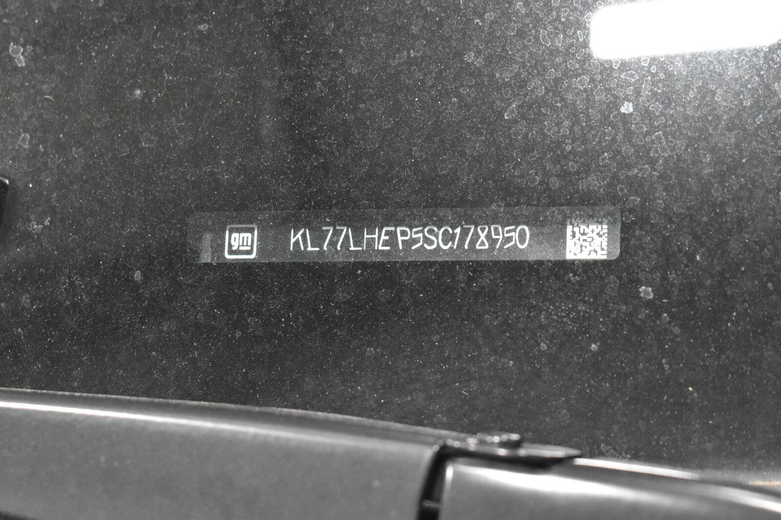 Used 2025 Chevrolet Trax LT FWD image 31