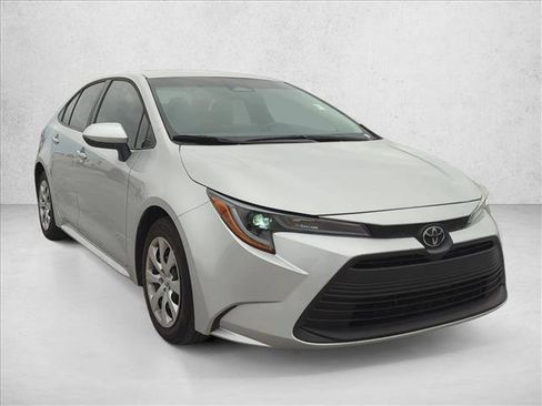 Certified 2023 Toyota Corolla LE image 4